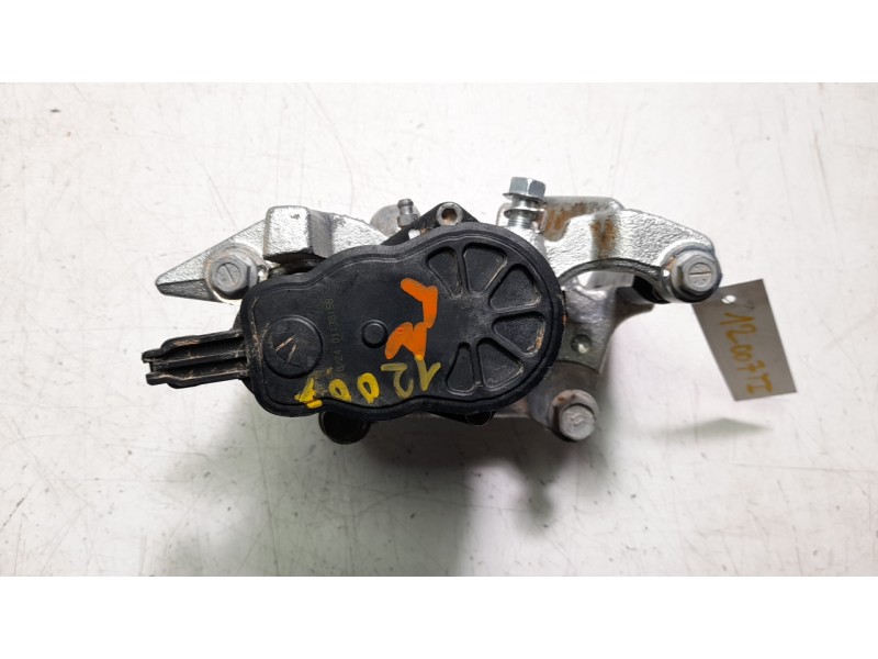 Recambio de pinza de freno trasera izquierda para toyota yaris cross hybrid 2wd active tech referencia OEM IAM L99514  