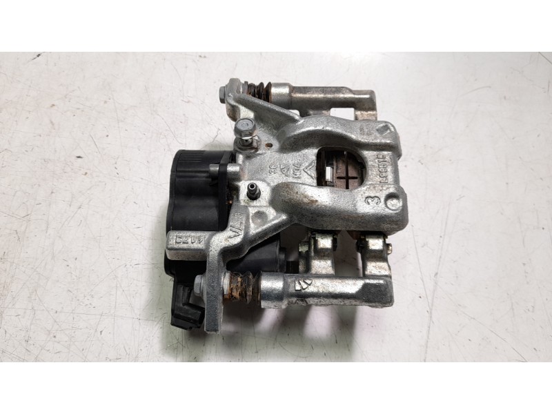 Recambio de pinza de freno trasera derecha para toyota yaris cross hybrid 2wd active tech referencia OEM IAM L99515  
