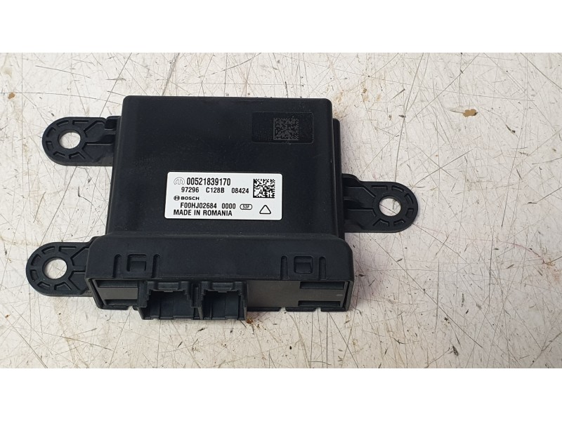 Recambio de caja reles / fusibles para citroën jumper furgon 3.5 l3 h2 bluehdi 14 s&s 6v referencia OEM IAM 00521839170  