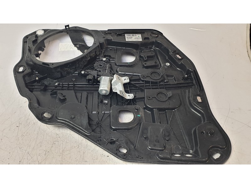 Recambio de motor elevalunas trasero derecho para jeep renegade suv (bu, b1, bv) 1.6 referencia OEM IAM 00519801110  
