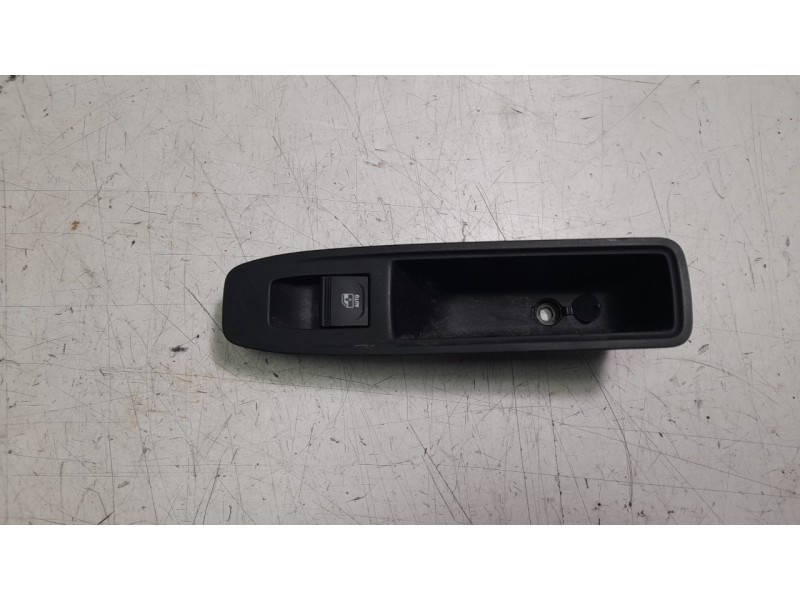 Recambio de mando elevalunas trasero izquierdo para renault captur ii (hf_) tce 160 (hfn1) referencia OEM IAM 254218388R 8295097