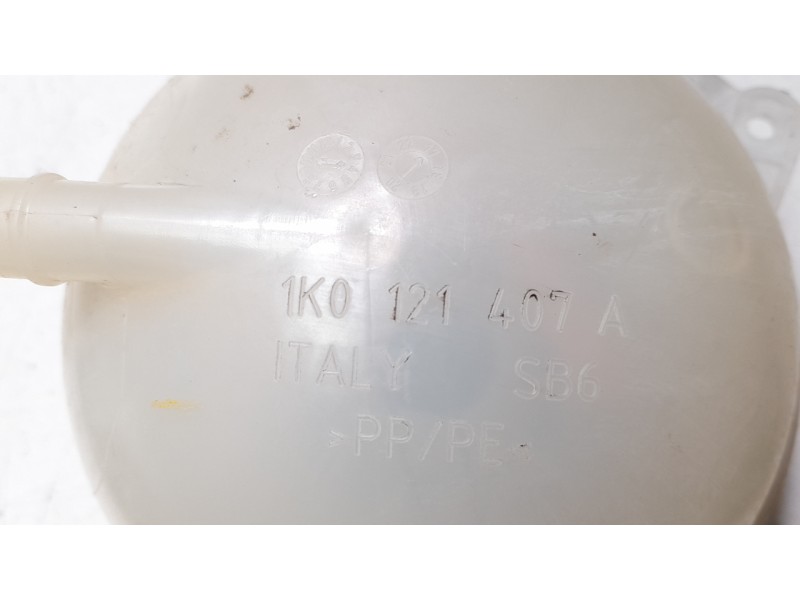 Recambio de deposito expansion para audi q3 (8ug) attraction quattro referencia OEM IAM 1K0121407A  