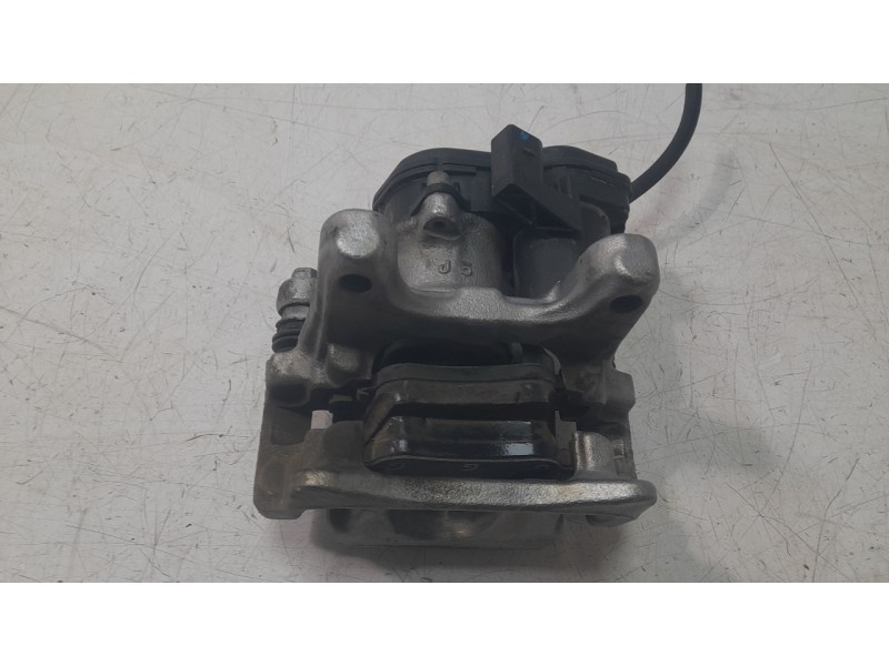 Recambio de pinza de freno trasera derecha para audi q3 (8ug) attraction quattro referencia OEM IAM 32355461  