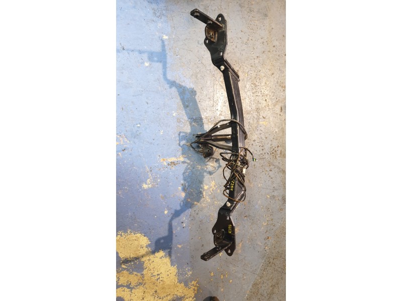 Recambio de refuerzo paragolpes trasero para jeep renegade suv (bu, b1, bv) 1.6 referencia OEM IAM 51965182  