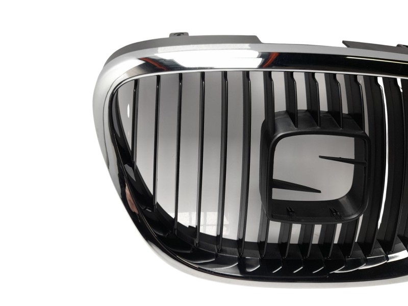 Recambio de rejilla delantera para seat leon (1p1) referencia OEM IAM 5P08536519B9 107212105 107212105/ST3202001