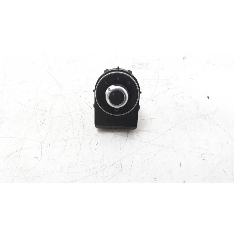 Recambio de mando retrovisor para alfa romeo giulia (952) 2.2 jtdm cat referencia OEM IAM 15691181990  