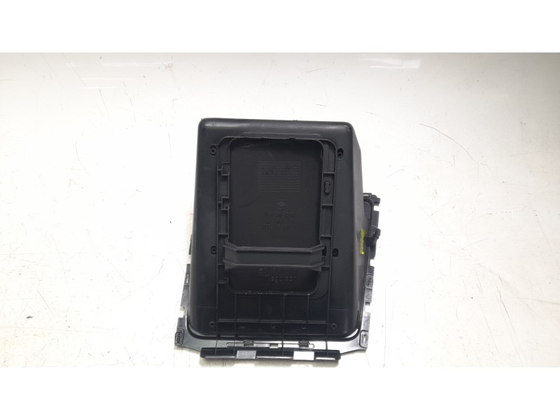 Recambio de consola central para cupra formentor 1.5 tsi referencia OEM IAM 5FB857925A  