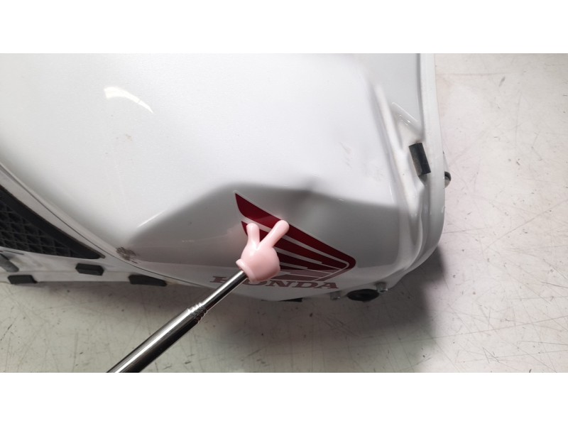 Recambio de deposito combustible para honda cb 750 hornet referencia OEM IAM 17500MLBD00ZD  