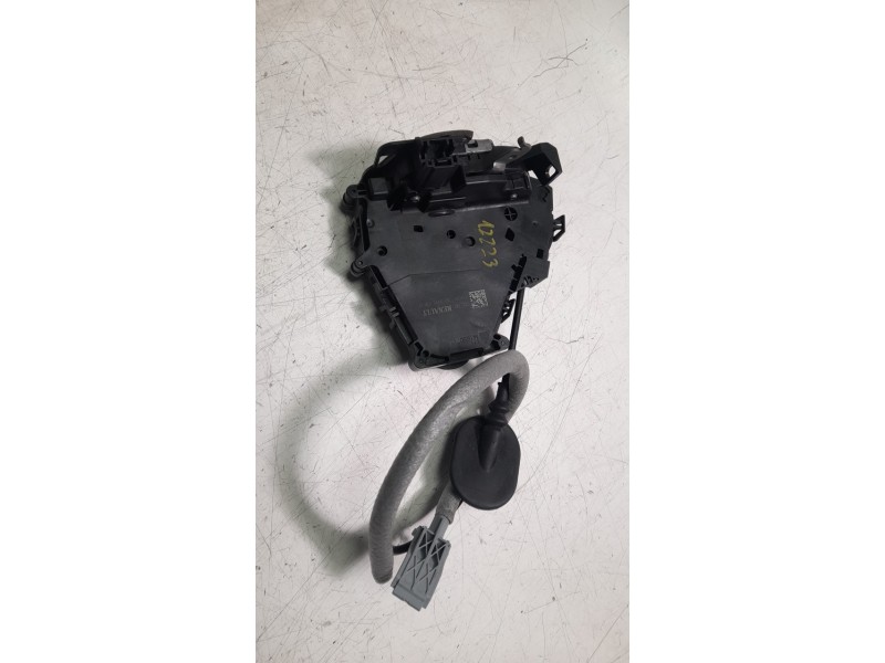 Recambio de cerradura puerta delantera derecha para renault captur ii (hf_) tce 160 (hfn1) referencia OEM IAM 805024067R  