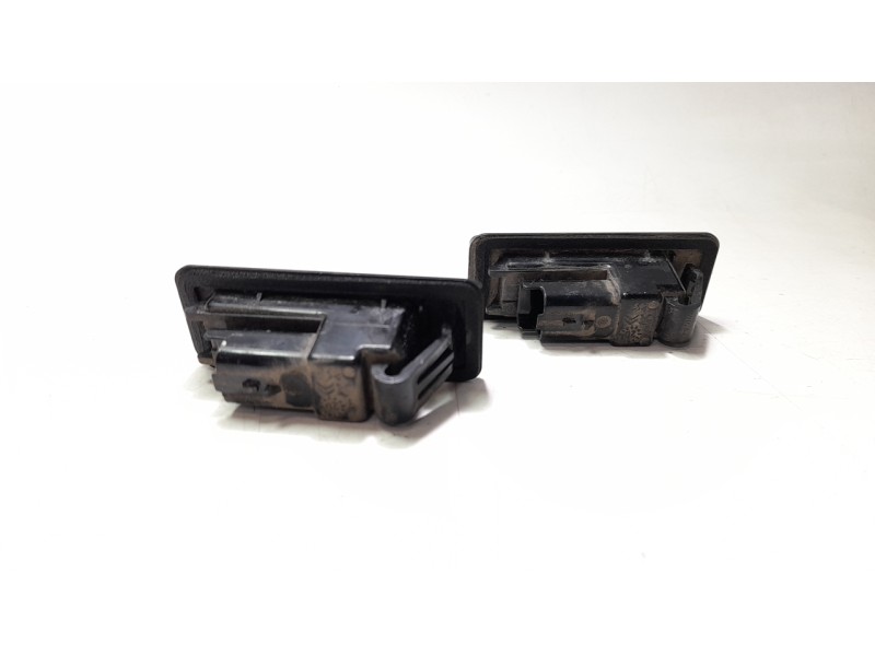 Recambio de piloto matricula para peugeot 2008 (p1) allure referencia OEM IAM 9682403680  