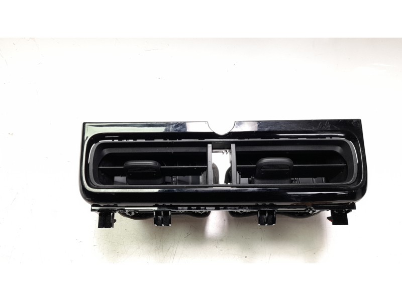 Recambio de aireador central para toyota yaris cross hybrid 2wd active tech referencia OEM IAM 0C5652D650 0C5641D641D650 / 0C564