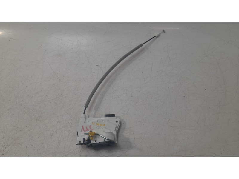 Recambio de cerradura puerta trasera izquierda para mg zs suv (azs1) 1.5 vti referencia OEM IAM 10845782  