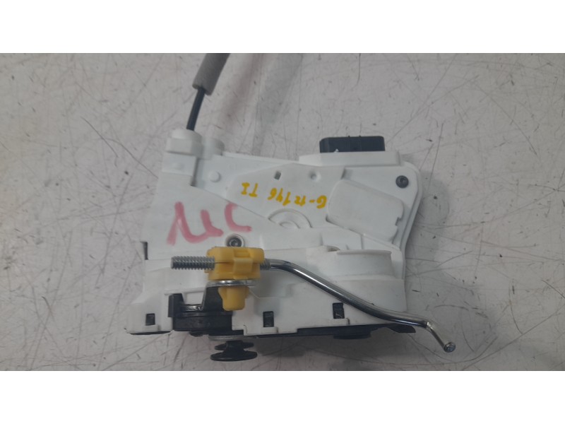 Recambio de cerradura puerta trasera izquierda para mg zs suv (azs1) 1.5 vti referencia OEM IAM 10845782  