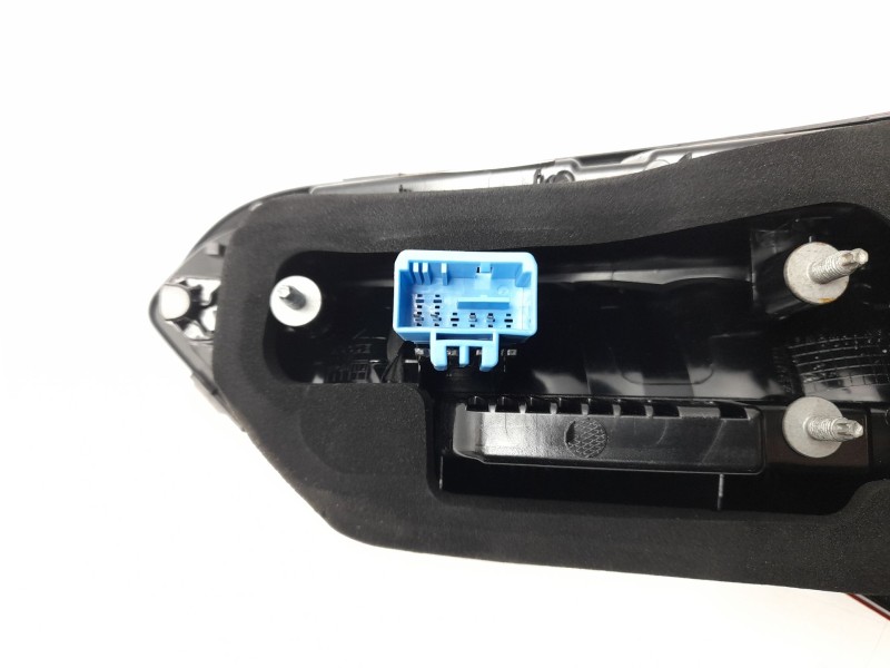 Recambio de piloto trasero izquierdo interior para volkswagen t-roc (a11, d11) 2.0 tdi referencia OEM IAM 2GA945093B  