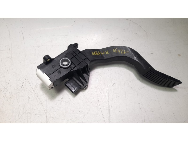 Recambio de potenciometro pedal para citroën jumper furgon 3.5 l3 h2 bluehdi 14 s&s 6v referencia OEM IAM 1384162080  