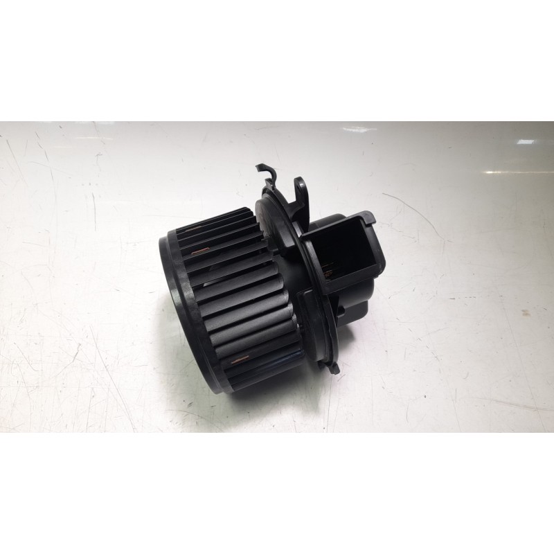 Recambio de ventilador calefaccion para citroën jumper furgon 3.5 l3 h2 bluehdi 14 s&s 6v referencia OEM IAM 5E1630100  