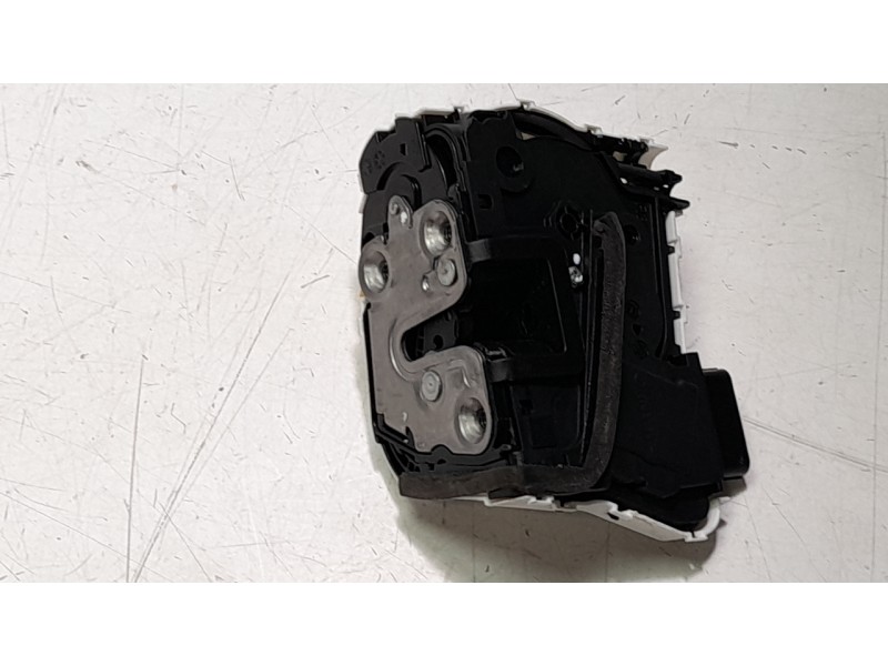 Recambio de cerradura puerta delantera derecha para mg zs suv (azs1) 1.5 vti referencia OEM IAM 10645783  