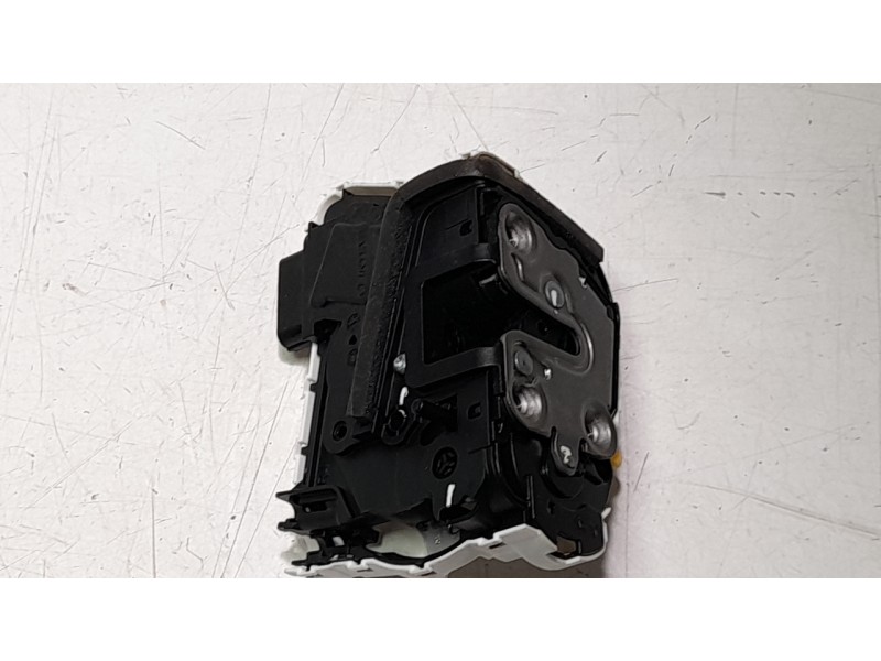 Recambio de cerradura puerta trasera derecha para mg zs suv (azs1) 1.5 vti referencia OEM IAM 10845783  