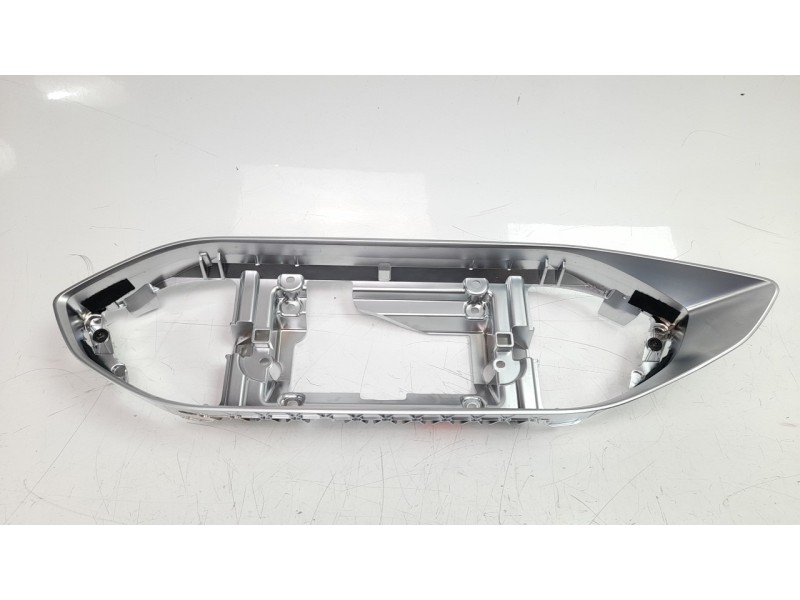 Recambio de moldura para peugeot 308 1.2 12v e-thp referencia OEM IAM 98075499VV  