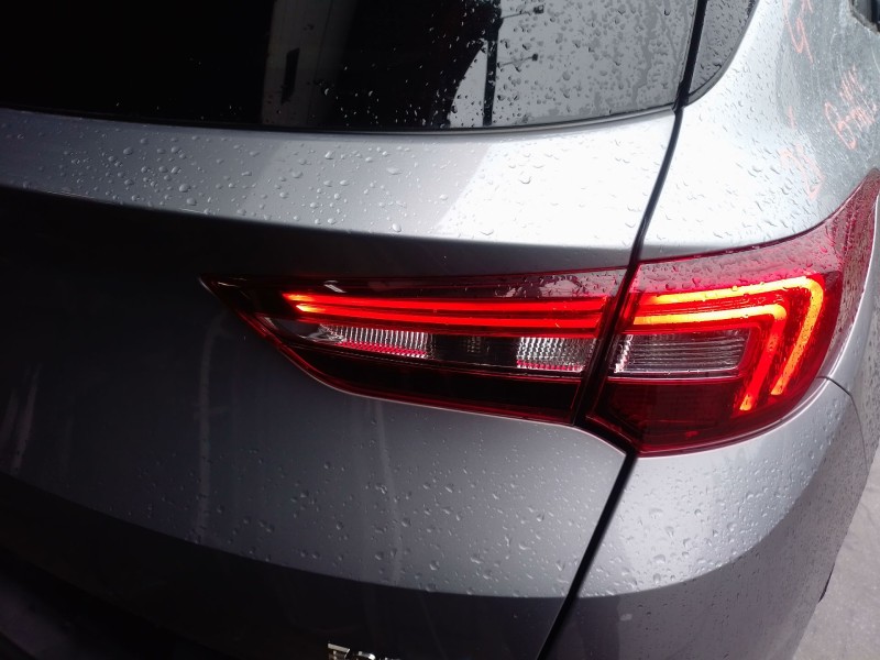 Recambio de piloto trasero derecho interior para opel grandland / grandland x (a18, p1uo) 1.2 (75) referencia OEM IAM   