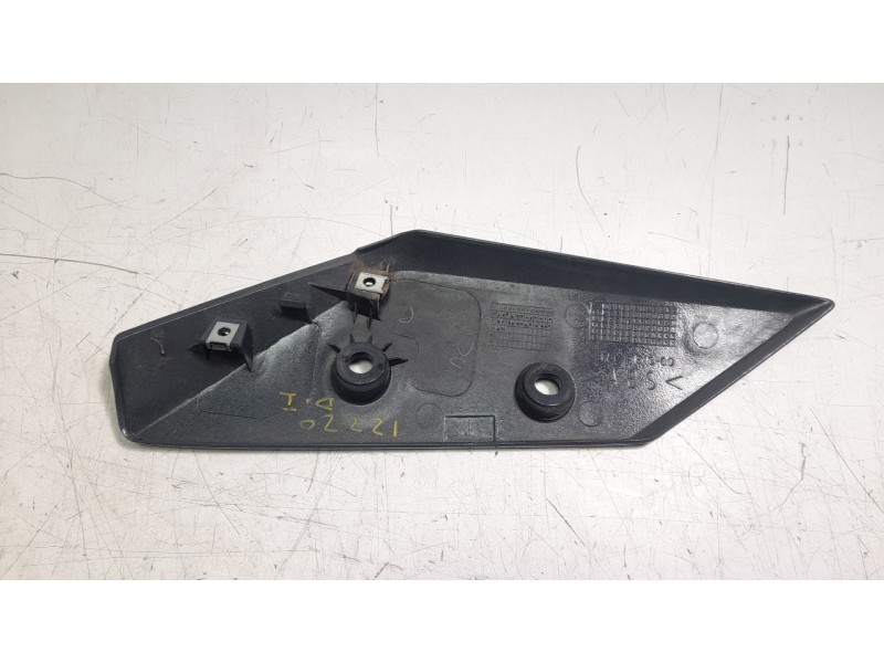 Recambio de moldura para yamaha x-max 125 referencia OEM IAM B74F151300  