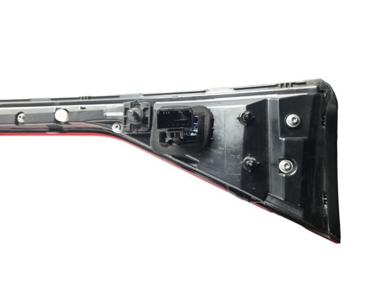 Recambio de piloto trasero central para cupra formentor (km7, kmp) 1.5 tsi referencia OEM IAM 5FF945307H  