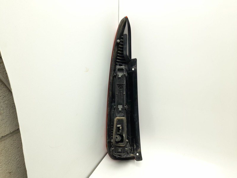 Recambio de piloto trasero derecho para ford fusion (ju_) 1.4 referencia OEM IAM 1324515  103F10321770/FD3504153/16317532/408050