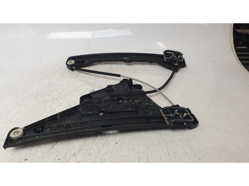 Recambio de elevalunas delantero derecho para hyundai kona (os, ose, osi) 1.6 gdi hybrid referencia OEM IAM 156173911  