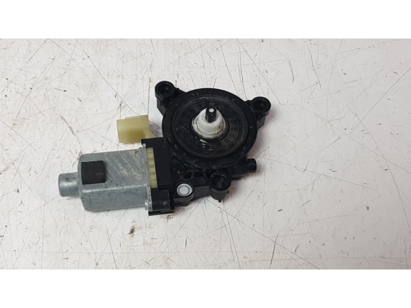Recambio de motor elevalunas delantero izquierdo para kia ceed 1.6 crdi cat referencia OEM IAM 83460J7000 F00S1W2279 