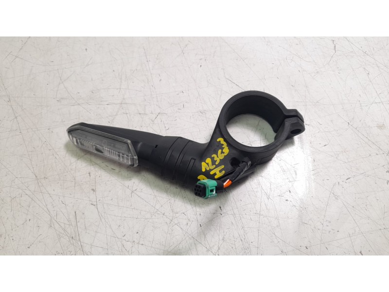 Recambio de piloto delantero izquierdo para honda cb (501cc - ) cb 650 r (rh08, rh02) referencia OEM IAM 33450K98E01  