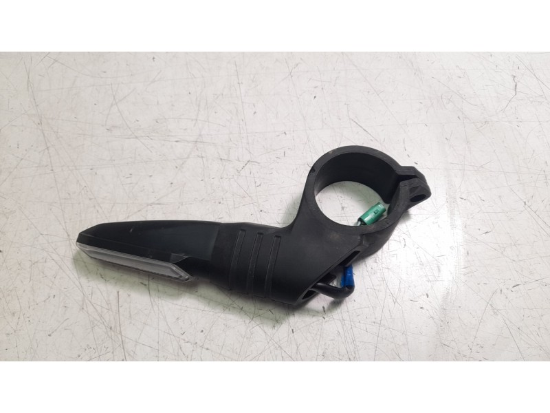 Recambio de piloto delantero derecho para honda cb (501cc - ) cb 650 r (rh08, rh02) referencia OEM IAM 33400MKJD01  