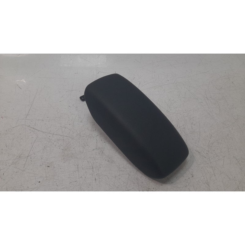 Recambio de apoyabrazos central para hyundai i20 iii (bc3, bi3) 1.0 t-gdi referencia OEM IAM 84660T7600NNB  