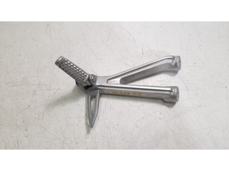 Recambio de estribo lateral para honda cb (501cc - ) cb 650 r (rh08, rh02) referencia OEM IAM 50750MKND50  