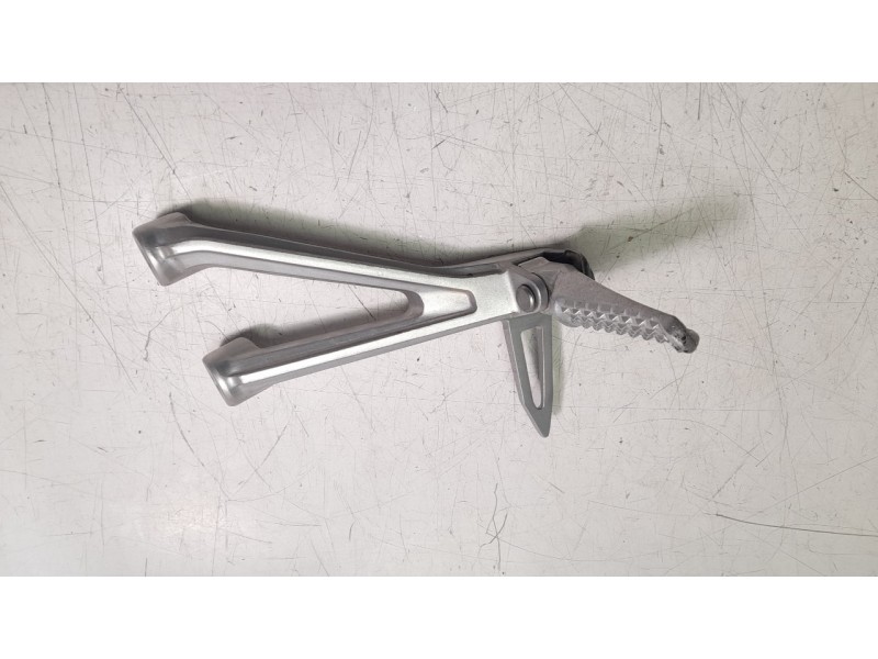 Recambio de estribo lateral para honda cb (501cc - ) cb 650 r (rh08, rh02) referencia OEM IAM 50750MKND50  