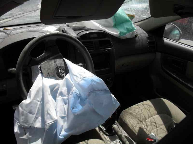 kia cerato del año 2004