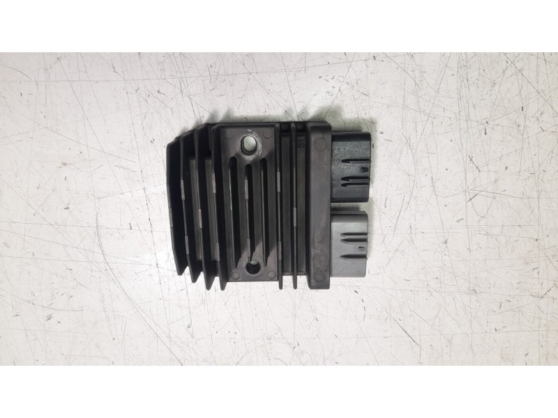 Recambio de regulador de corriente para honda cb (501cc - ) cb 650 r (rh08, rh02) referencia OEM IAM FH027AA 31600MKND51 