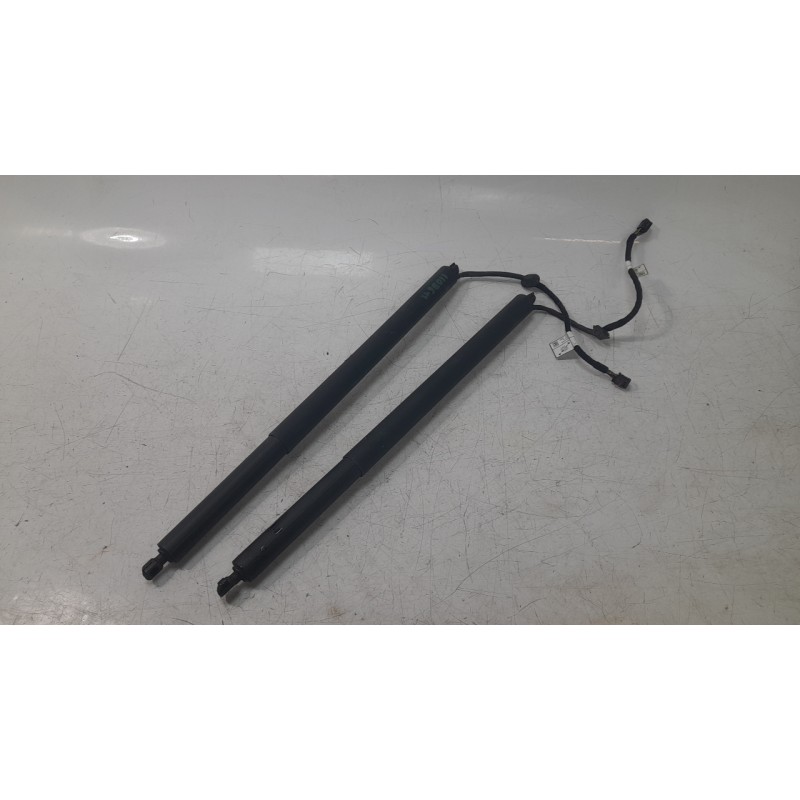 Recambio de amortiguadores maletero / porton para alfa romeo stelvio (630) quadrifoglio 4wd referencia OEM IAM 505502580  