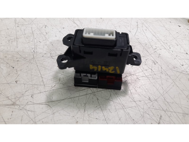 Recambio de warning para hyundai i20 iii (bc3, bi3) 1.0 t-gdi referencia OEM IAM 93790Q0000  