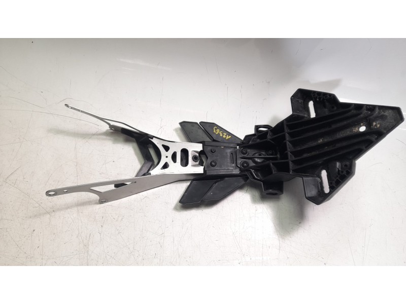 Recambio de portamatriculas para honda cb (501cc - ) cb 650 r (rh08, rh02) referencia OEM IAM 80101MKYD50  