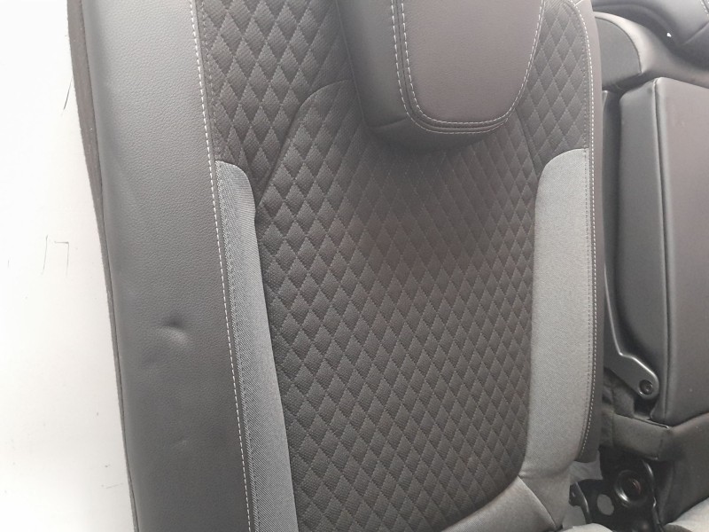 Recambio de juego asientos completo para opel grandland / grandland x (a18, p1uo) 1.2 (75) referencia OEM IAM YP001442YX  