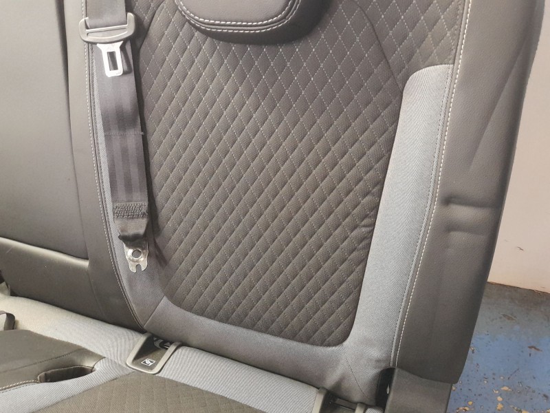 Recambio de juego asientos completo para opel grandland / grandland x (a18, p1uo) 1.2 (75) referencia OEM IAM YP001442YX  