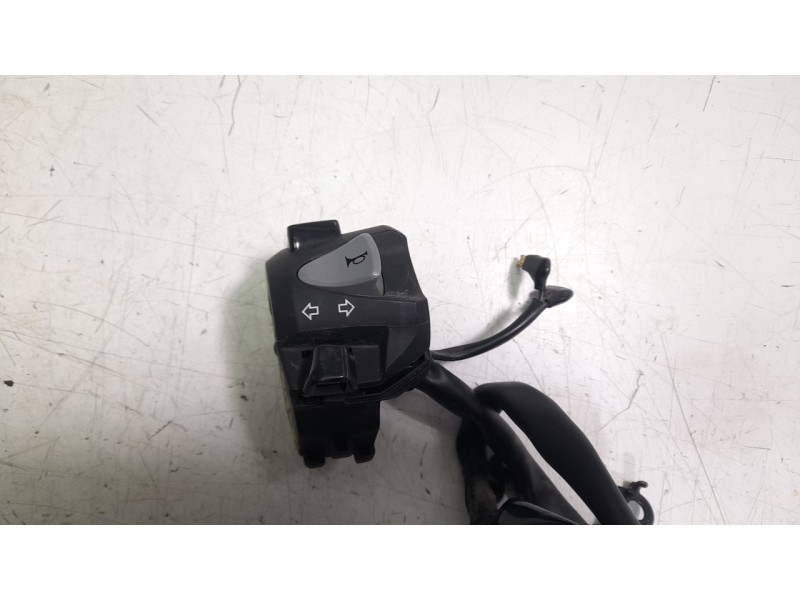 Recambio de piña luces izquierda para honda cbr 500r cbr 500 r referencia OEM IAM 35200MKPD02  