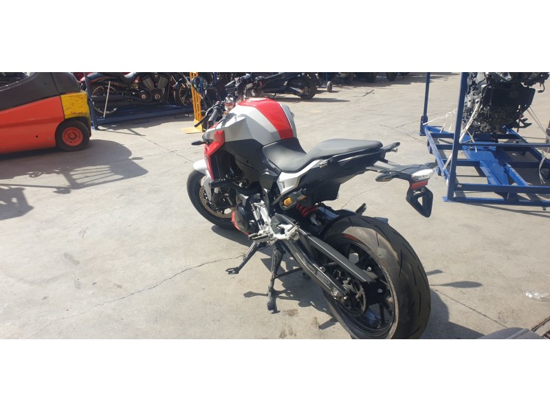 bmw f 900 r del año 2021