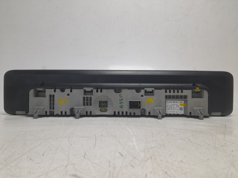 Recambio de pantalla multifuncion para mercedes-benz b-klasse (bm 247) b 200 d referencia OEM IAM A2479008211 A2479017703 A24790