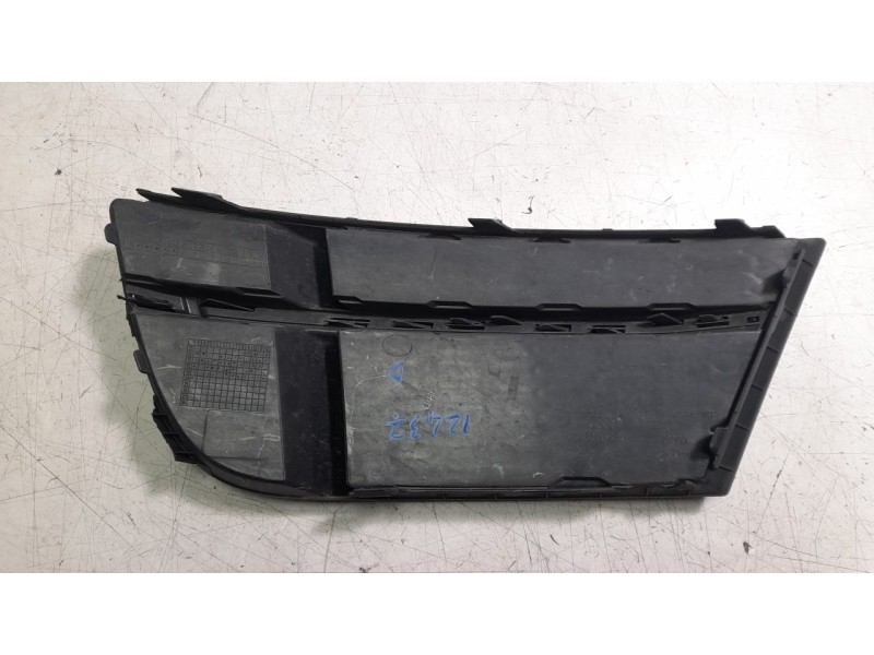 Recambio de rejilla paragolpes derecha para audi a3 (8v1, 8vk) 1.6 tdi referencia OEM IAM   