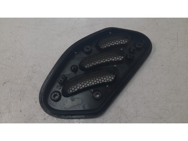 Recambio de moldura para alfa romeo stelvio (630) quadrifoglio 4wd referencia OEM IAM 156135259  