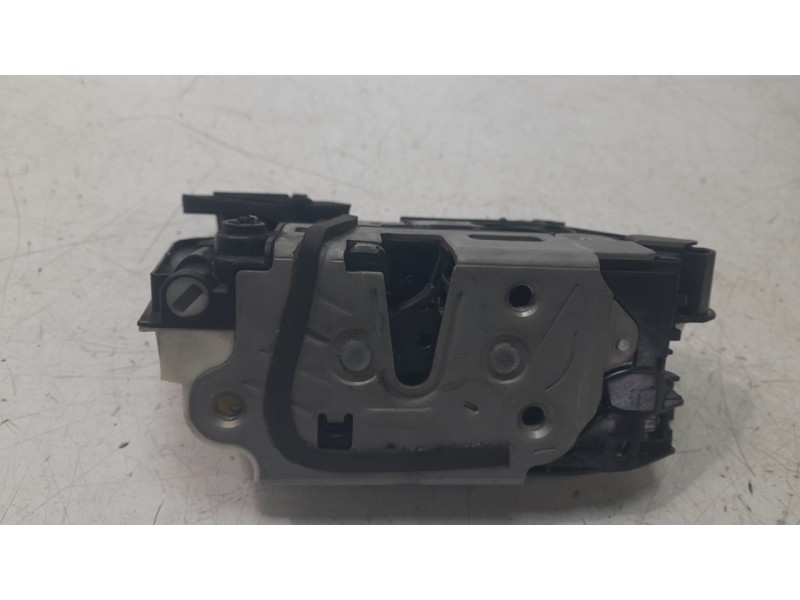 Recambio de cerradura puerta trasera izquierda para seat leon st (5f8) 1.5 tgi referencia OEM IAM 5K4839015AF  