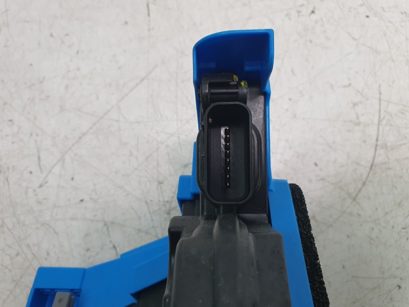 Recambio de cerradura puerta trasera derecha para kia niro ii (sg2) 1.6 gdi hybrid referencia OEM IAM 81420AT000  