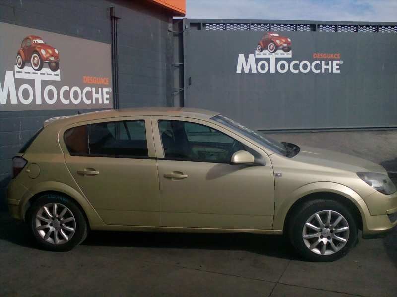 opel astra h berlina del año 2004