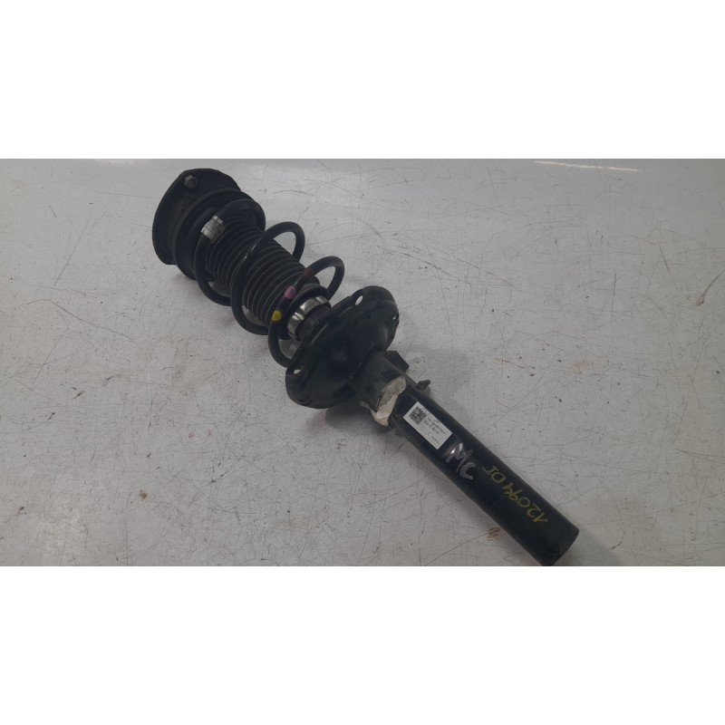 Recambio de amortiguador delantero izquierdo para seat leon st (5f8) 1.5 tgi referencia OEM IAM 5Q0413023JA  